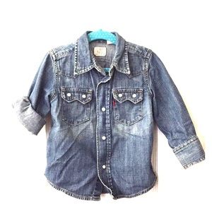 Levi’s button down denim shirt 2T vintage wash